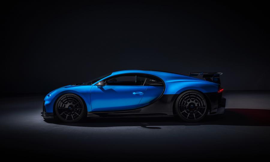  Bugatti Chiron Pur Sport 2020 года  (фото 2 из 44)